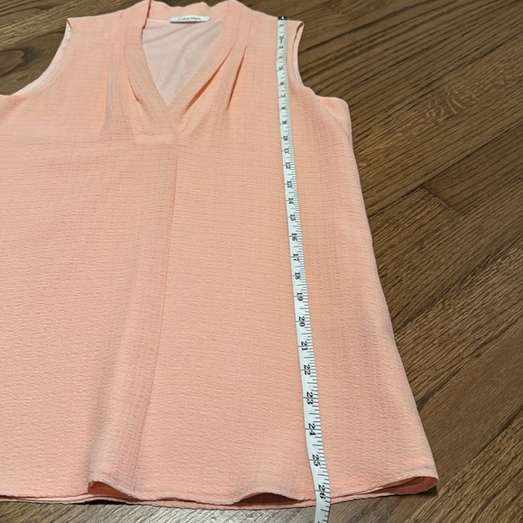 Flowy textured coral pink Calvin Klein sleeveless top - Picture 3 of 5